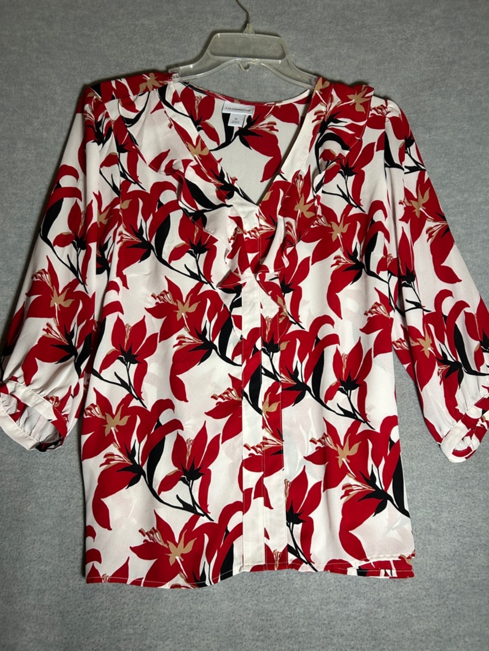 LIZ CLAIBORNE Dramatic Red and Black Showy Floral Print Ruffled V Neck Blouse